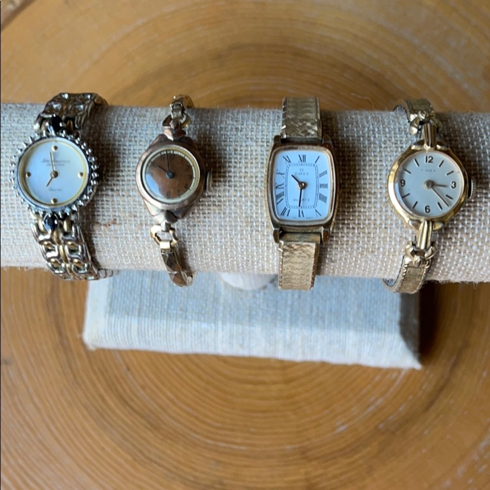 Four Vintage Non Working Watches - Picture 6 of 8